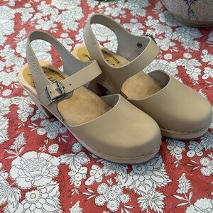 Lotta From Stockholm Cream Women's Clogs 39
